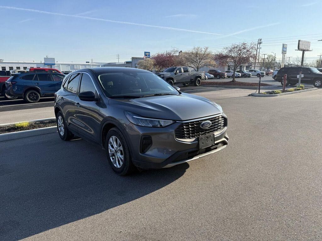 2023 FORD Escape