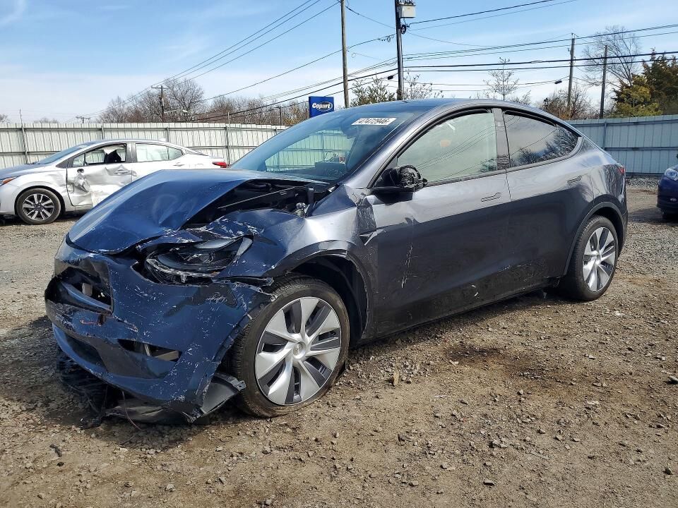 2024 TESLA Model Y