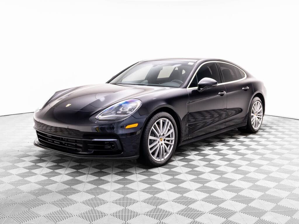 2017 PORSCHE Panamera