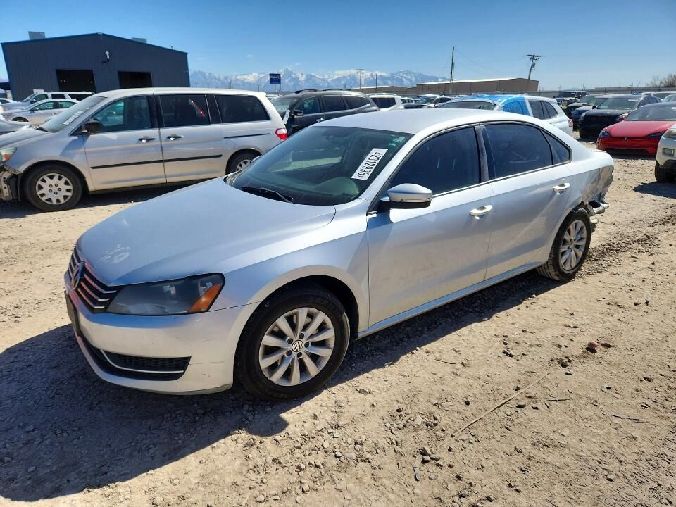 2013 VOLKSWAGEN Passat