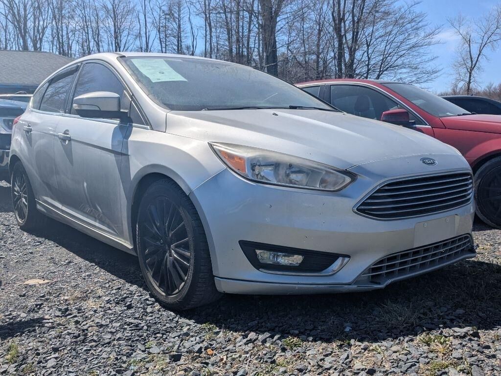 2017 FORD Focus