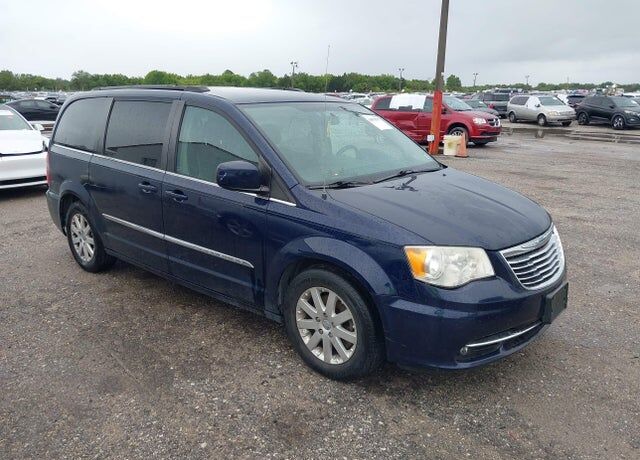 2014 CHRYSLER Town and Country