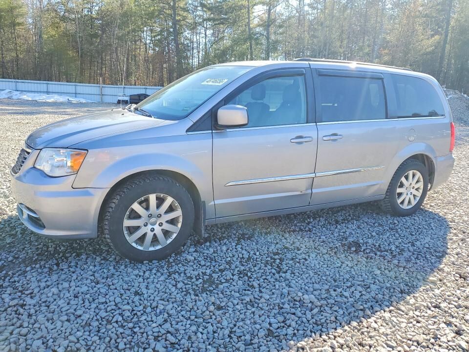 2016 CHRYSLER Town and Country