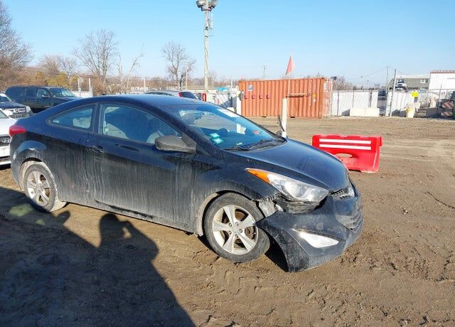 2013 HYUNDAI Elantra