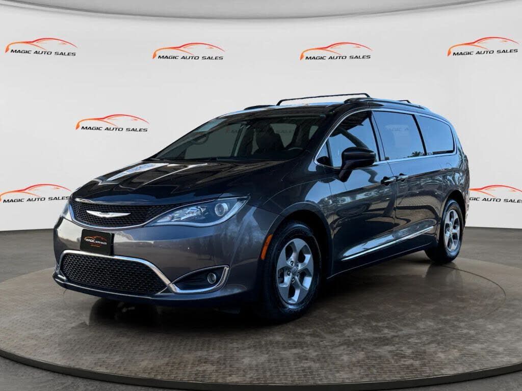 2017 CHRYSLER Pacifica