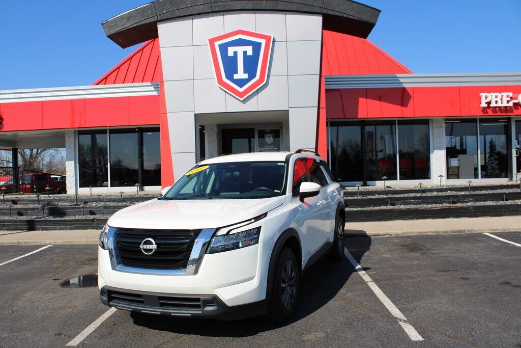 2022 NISSAN Pathfinder
