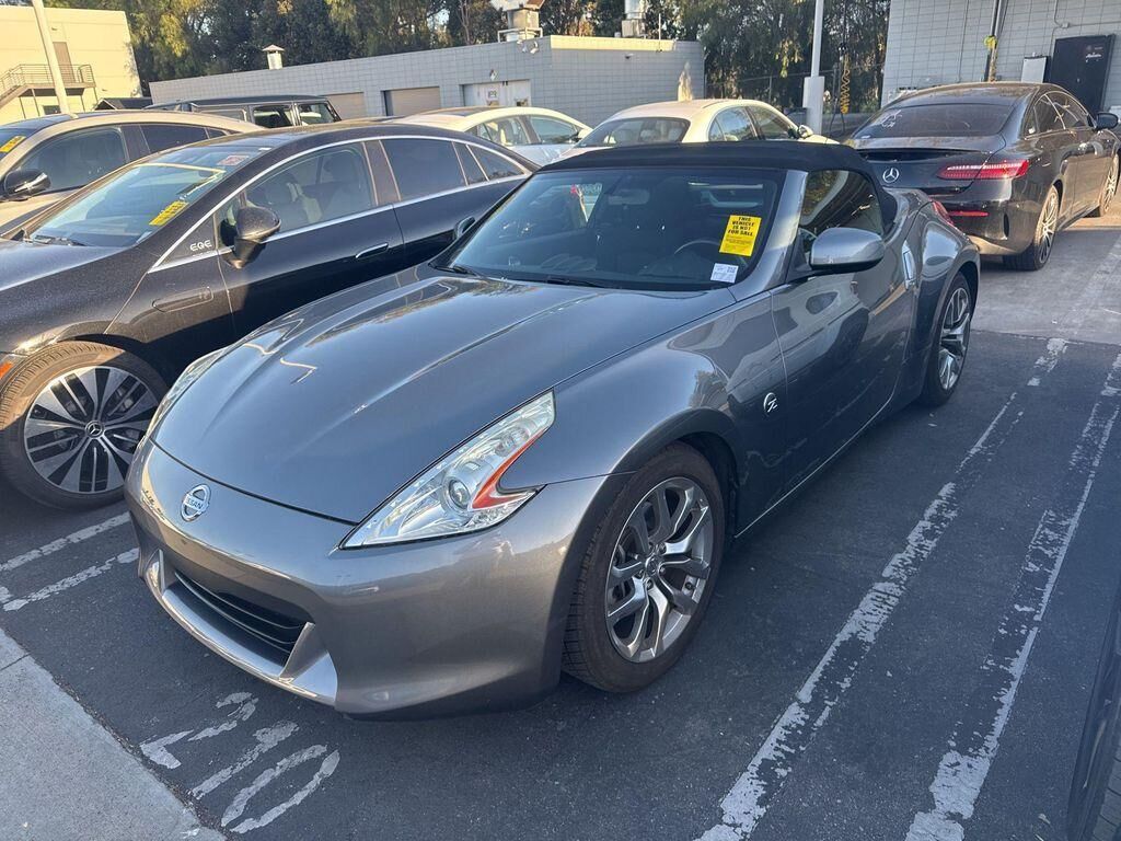 2012 NISSAN 370Z