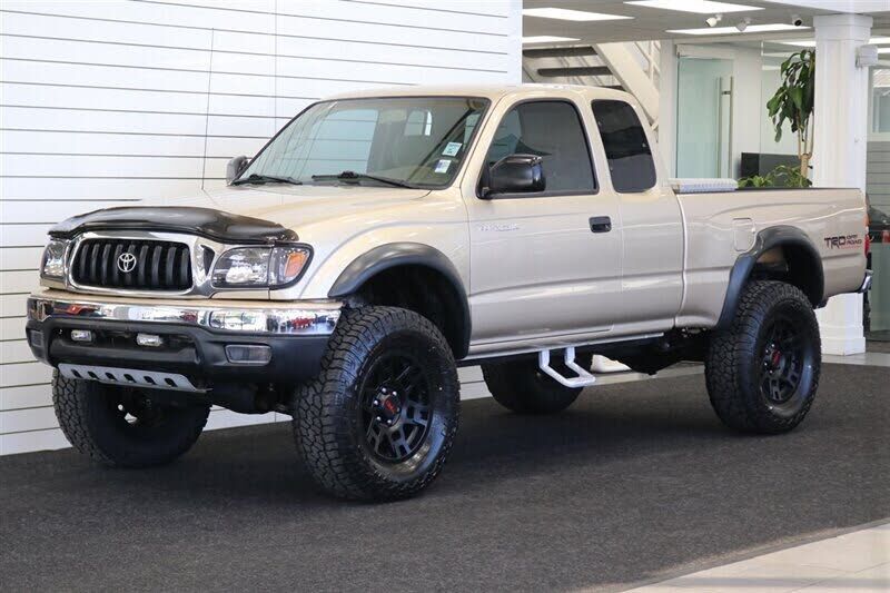 2004 TOYOTA Tacoma