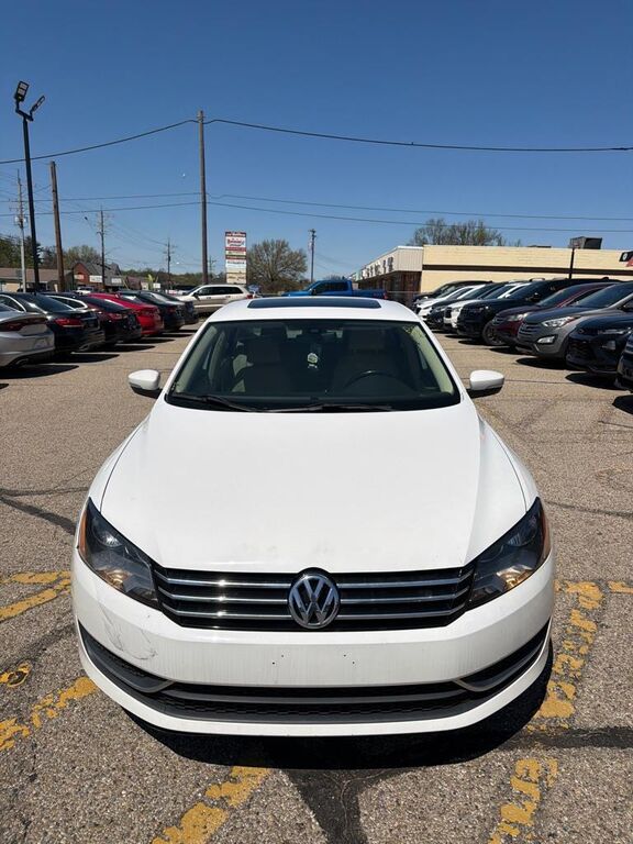2013 VOLKSWAGEN Passat
