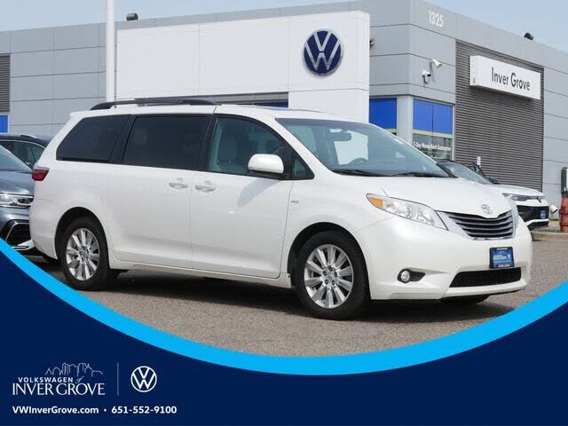 2017 TOYOTA Sienna
