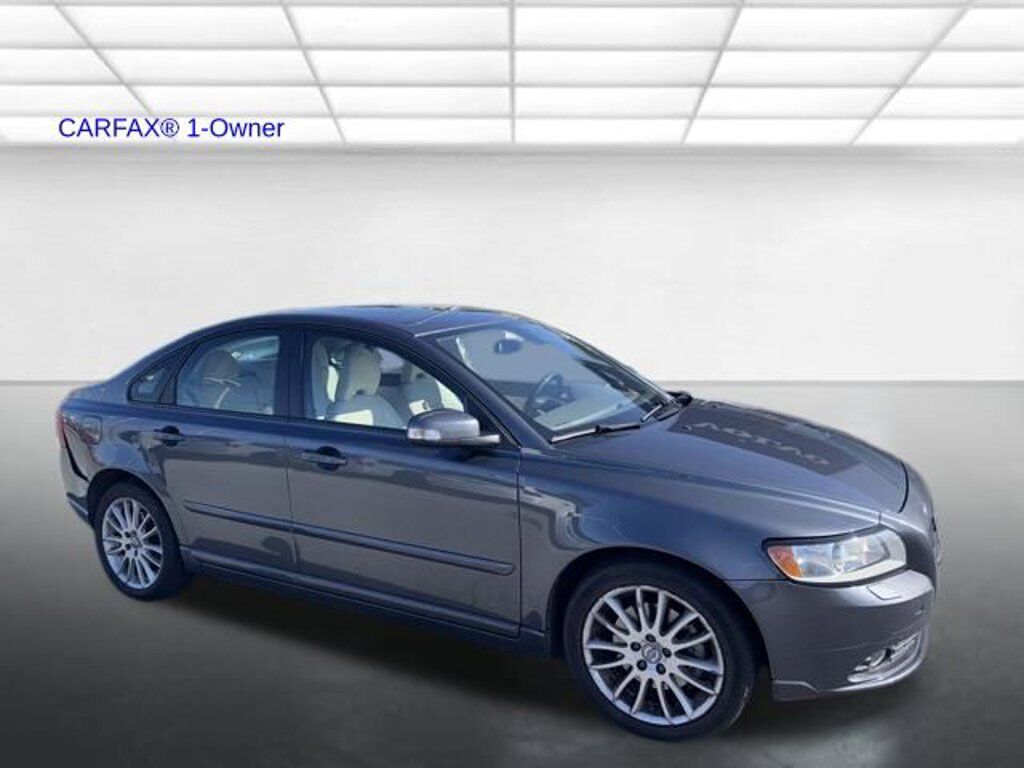 2011 VOLVO S40