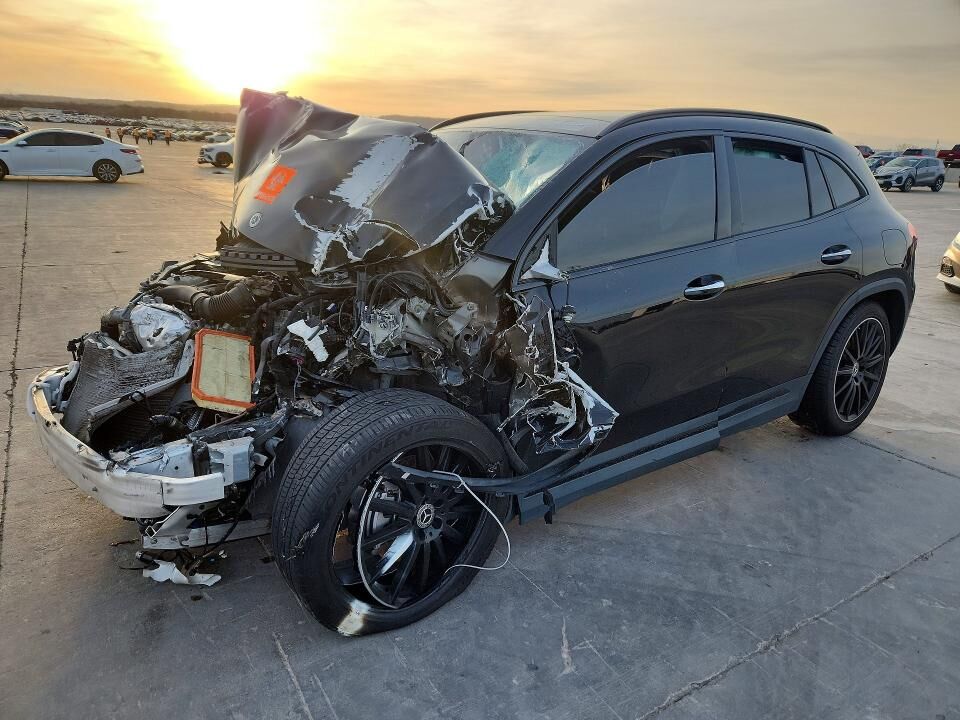 2023 MERCEDES-BENZ GLA-Class