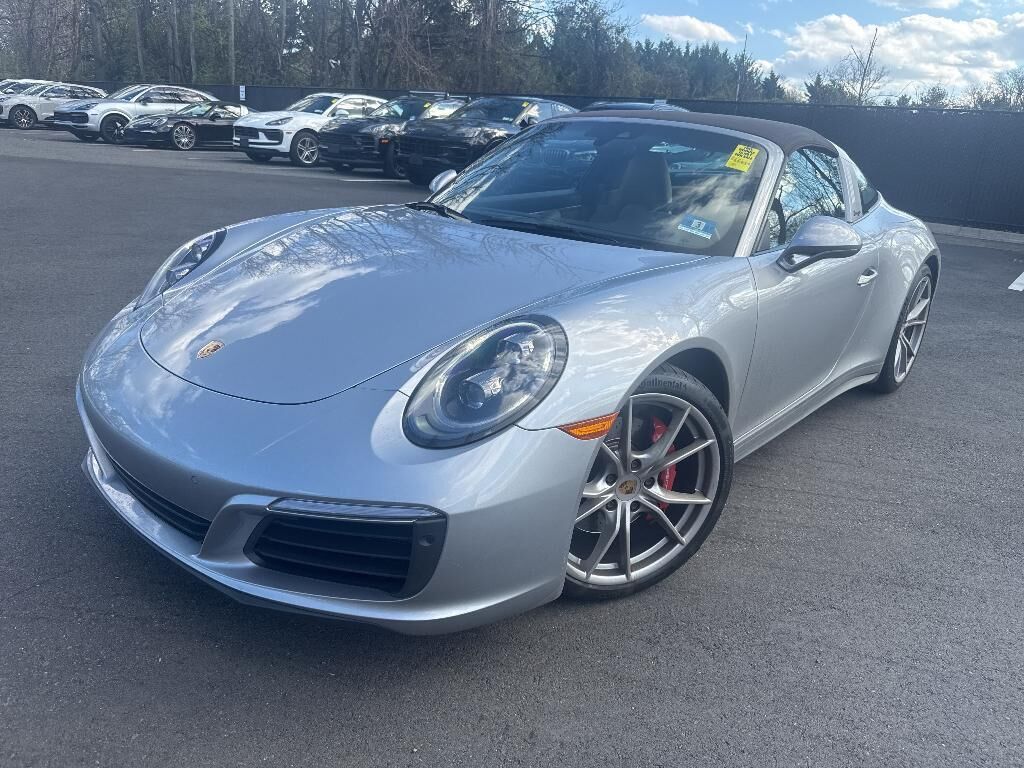 2018 PORSCHE 911