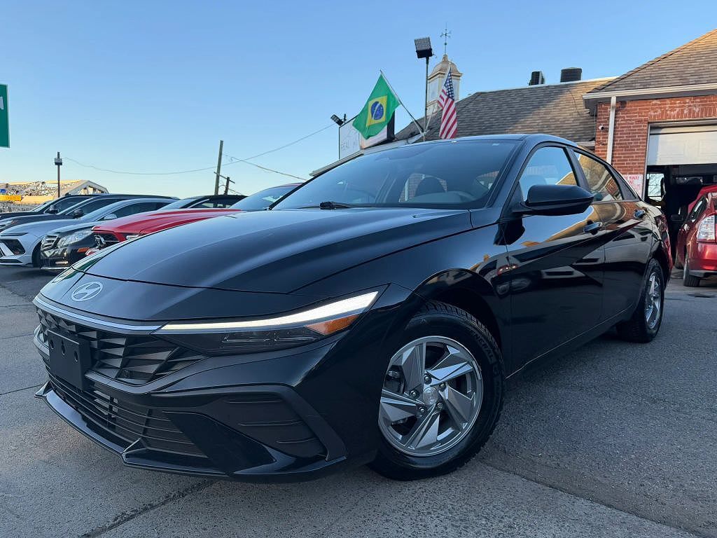2024 HYUNDAI Elantra