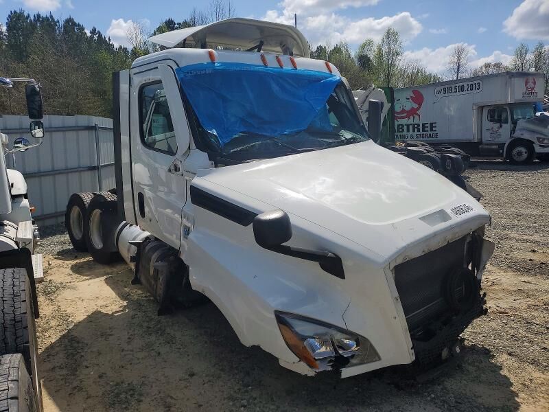 2022 FREIGHTLINER Cascadia