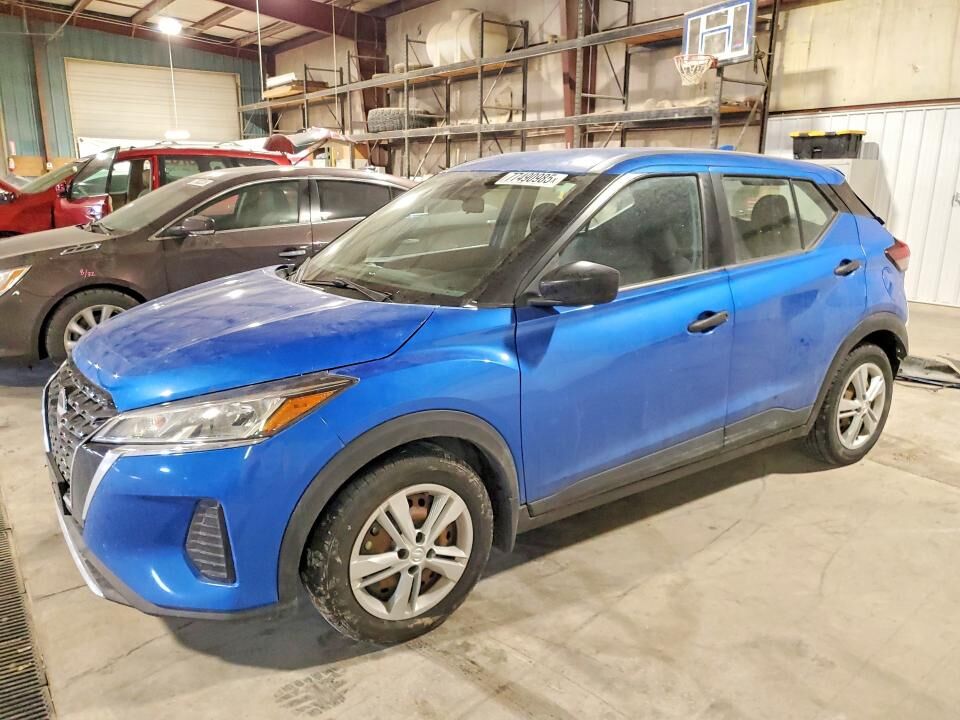 2022 NISSAN Kicks