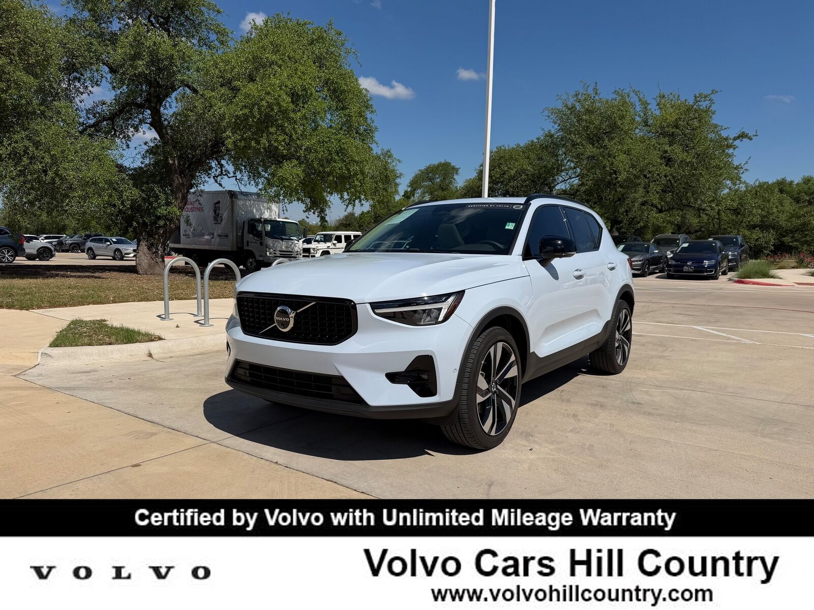 2024 VOLVO XC40