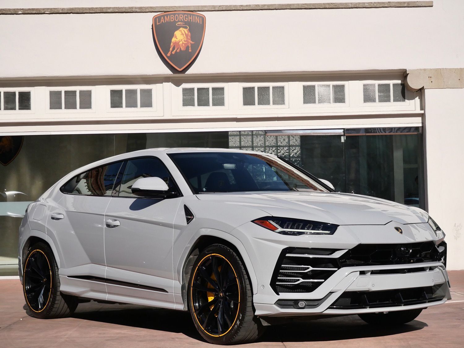 2022 LAMBORGHINI URUS