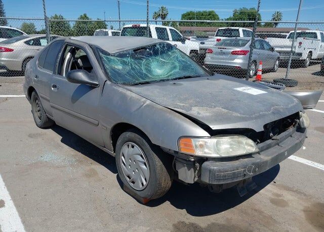 2001 NISSAN Altima