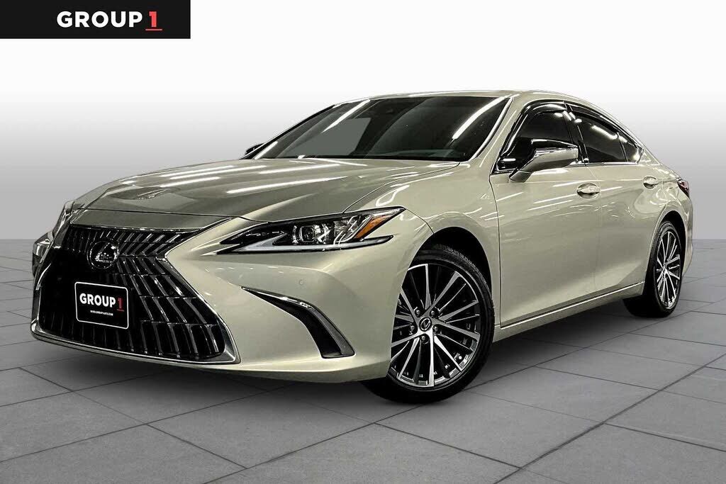2025 LEXUS ES