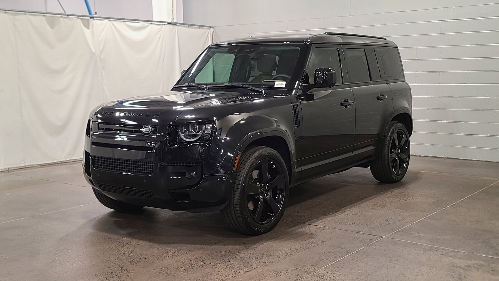 2026 LAND ROVER Defender