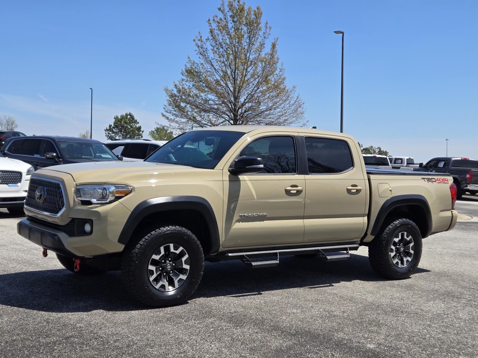 2019 TOYOTA Tacoma