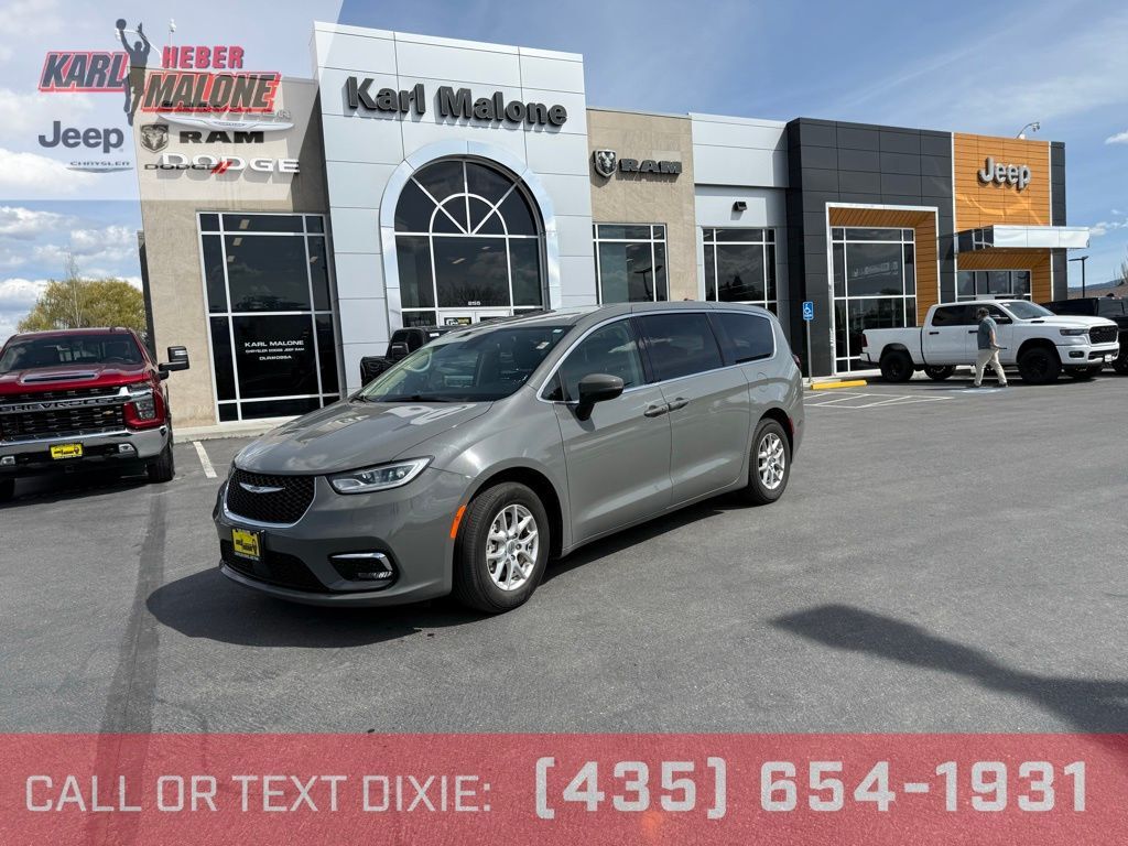 2023 CHRYSLER Pacifica
