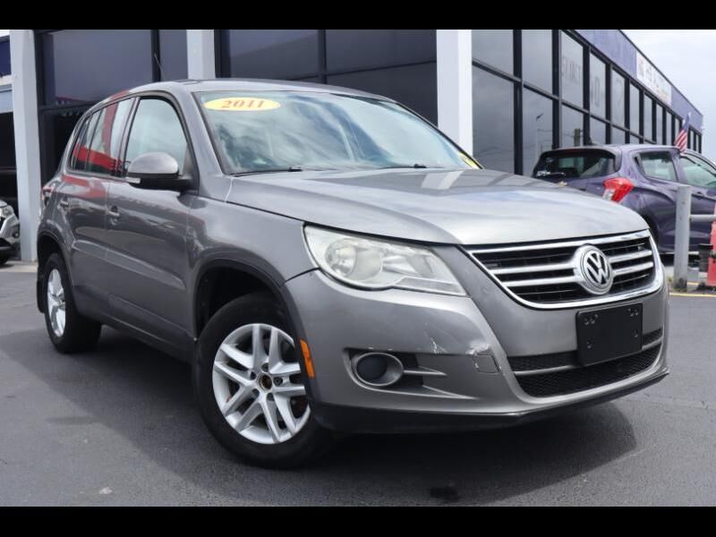 2011 VOLKSWAGEN Tiguan