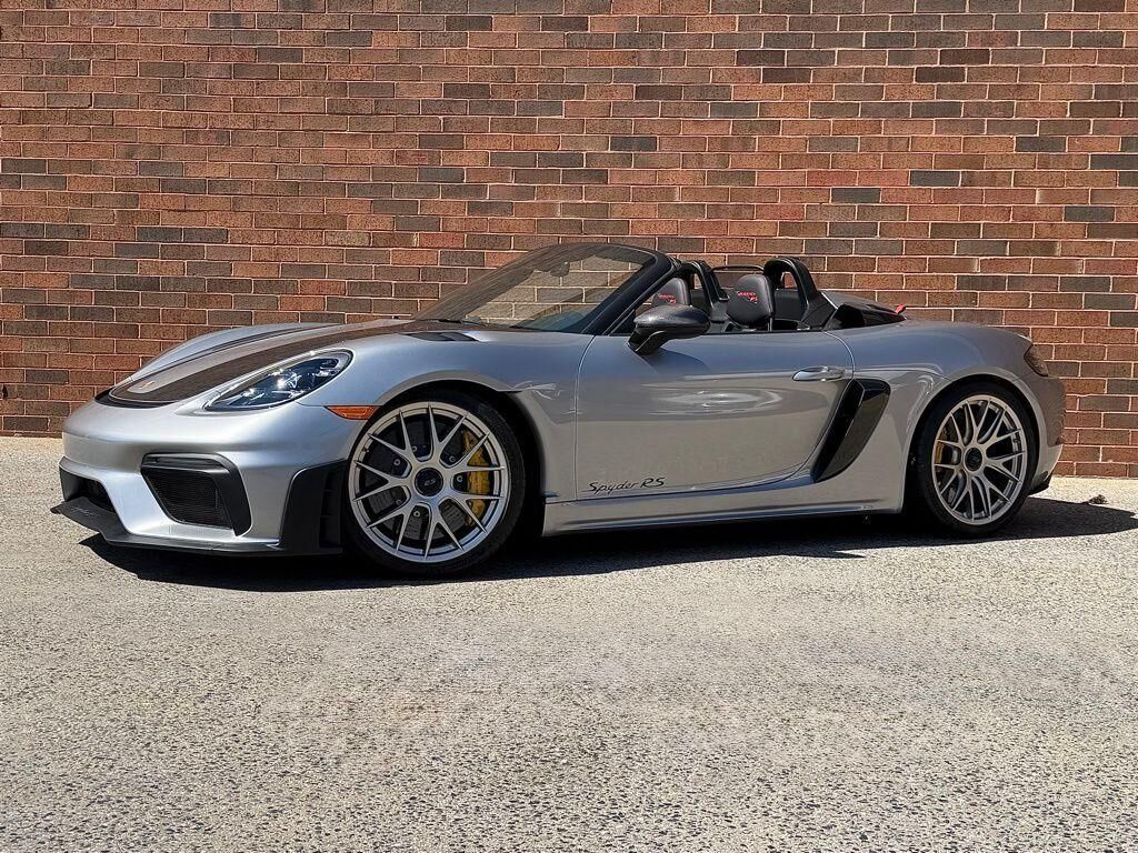 2024 PORSCHE 718