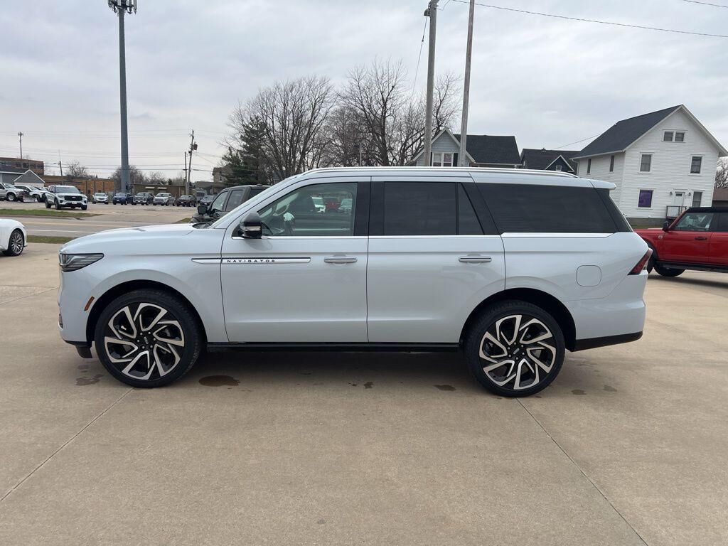 2026 LINCOLN Navigator