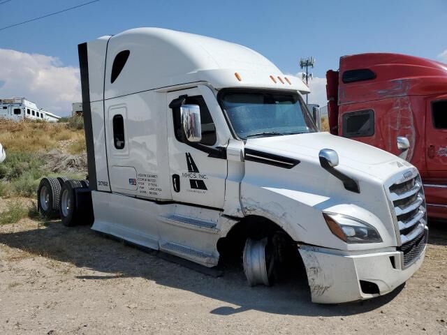 2020 FREIGHTLINER New Cascadia 126" Sleepercab