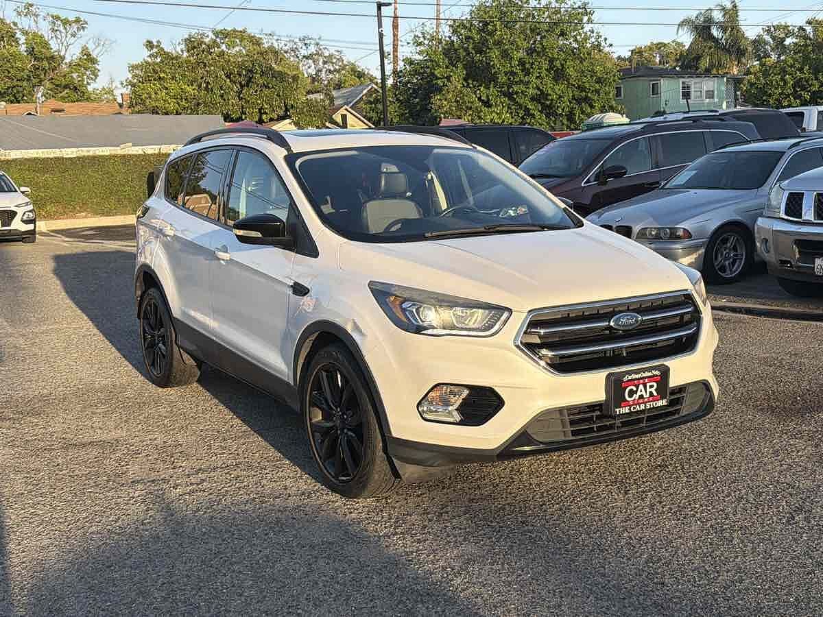 2017 FORD Escape