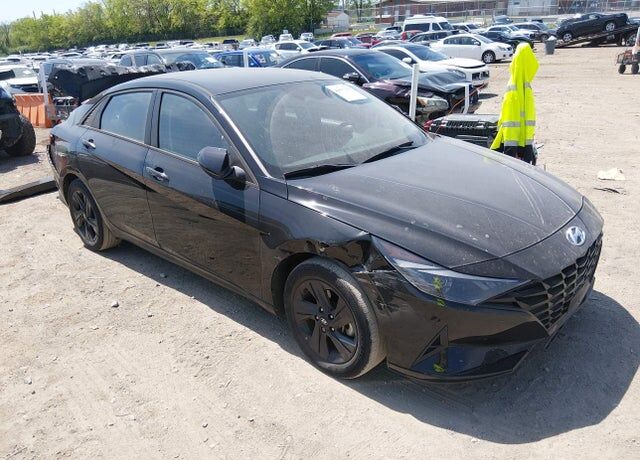 2021 HYUNDAI Elantra