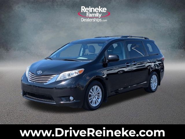 2017 TOYOTA Sienna