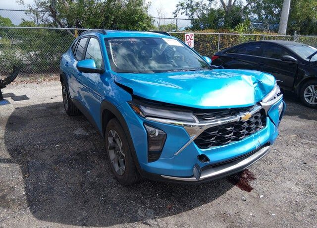 2025 CHEVROLET Trax