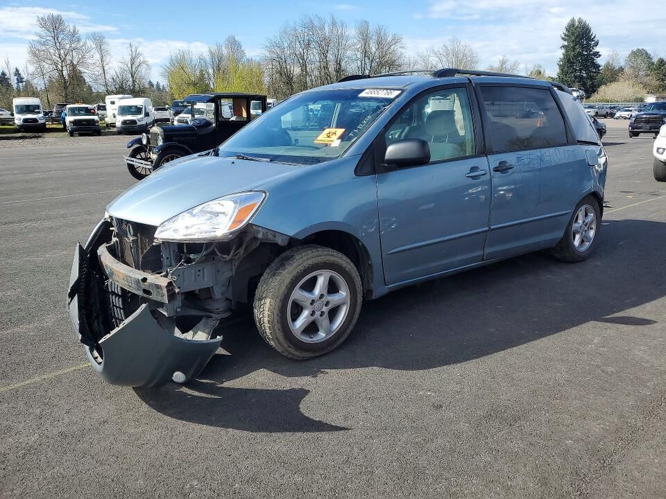 2004 TOYOTA Sienna