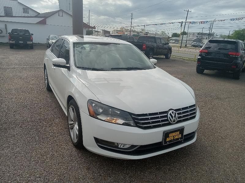 2014 VOLKSWAGEN Passat