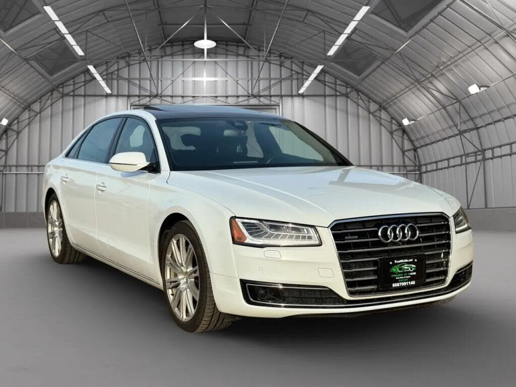 2016 AUDI A8