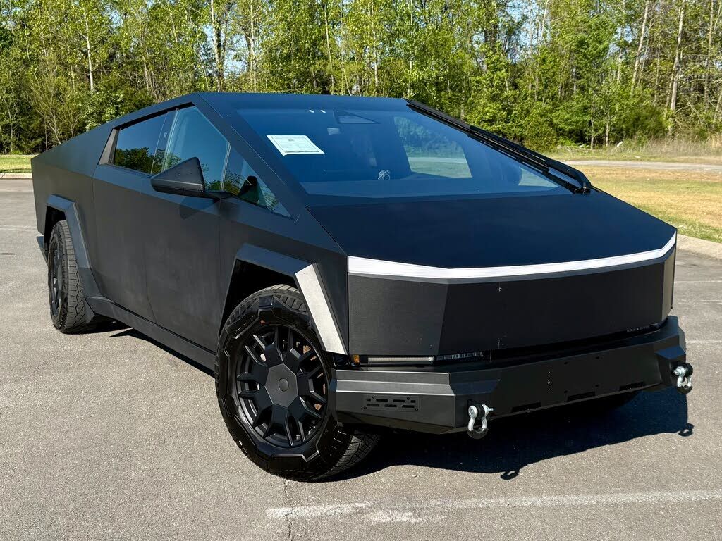 2024 TESLA Cybertruck
