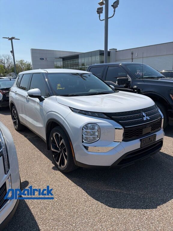 2022 MITSUBISHI Outlander