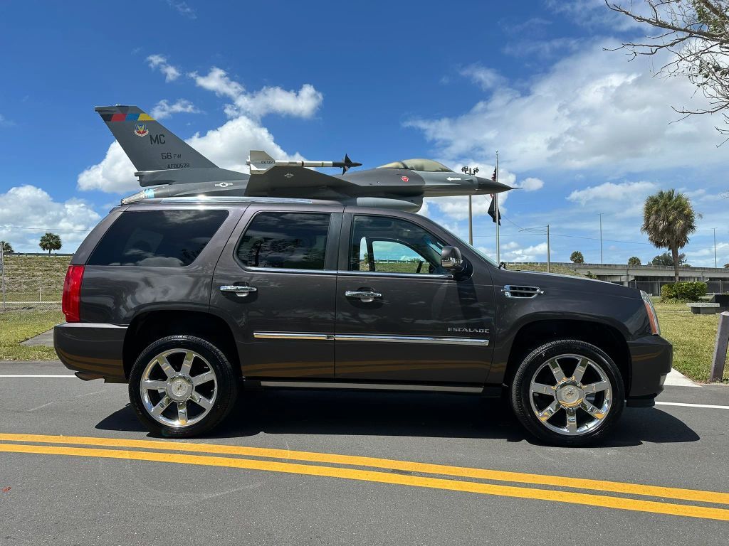 2011 CADILLAC Escalade
