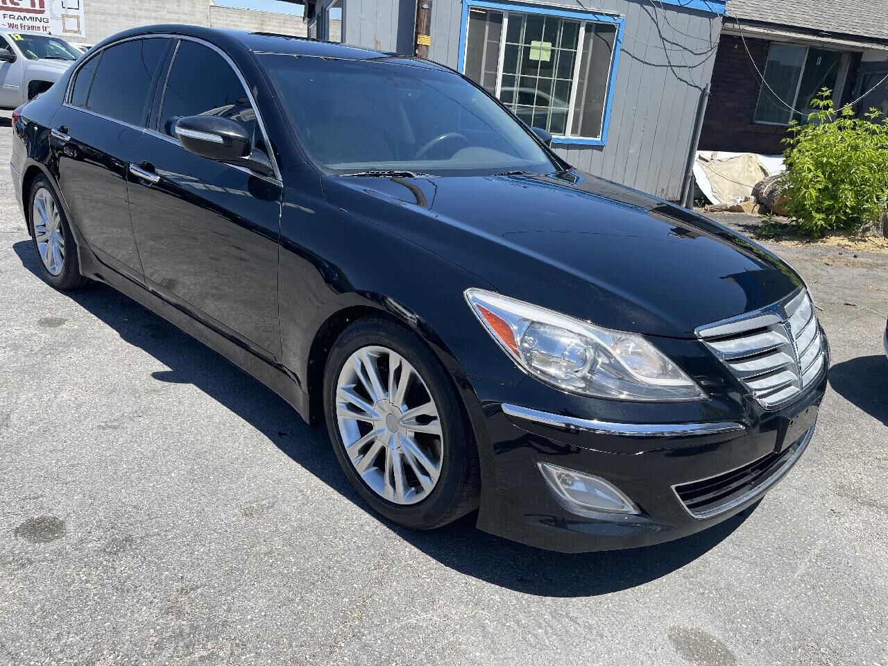 2013 HYUNDAI Genesis