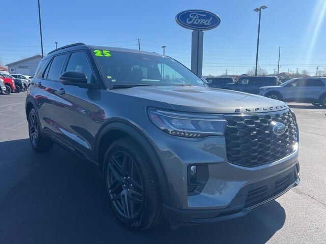 2025 FORD Explorer