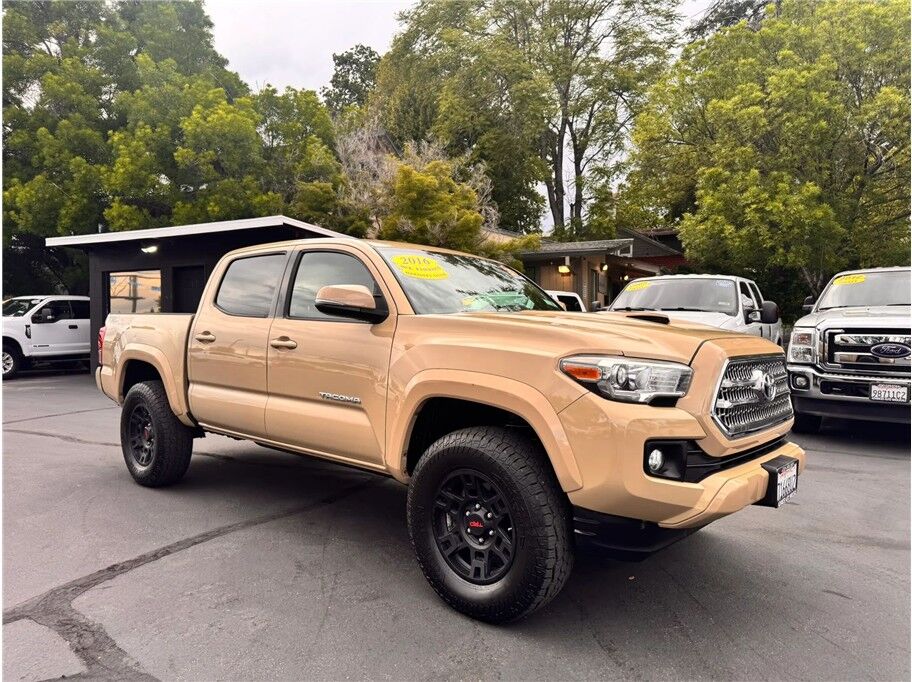 2016 TOYOTA Tacoma