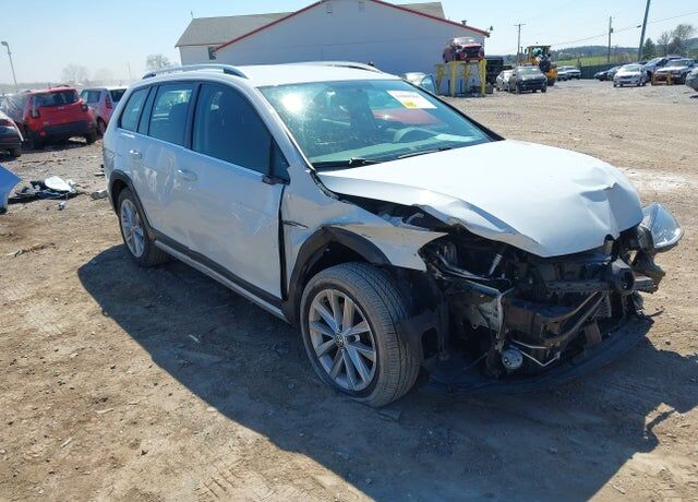 2017 VOLKSWAGEN Golf Alltrack