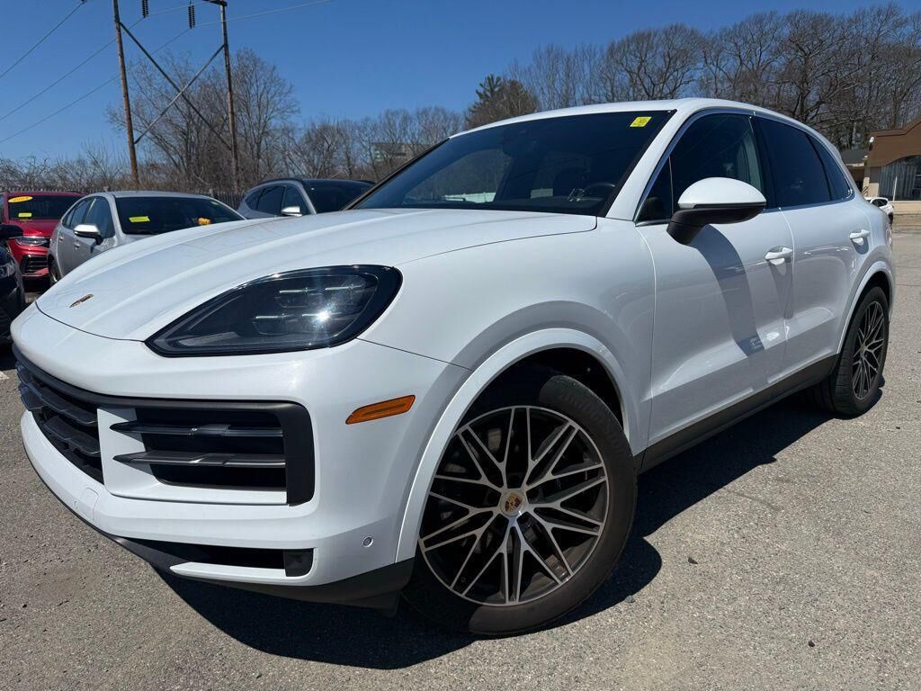 2024 PORSCHE Cayenne