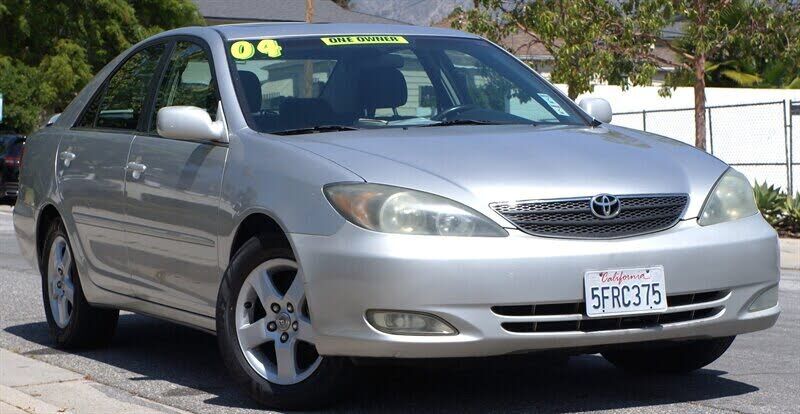 2004 TOYOTA Camry