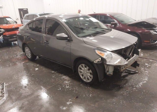2016 NISSAN Versa