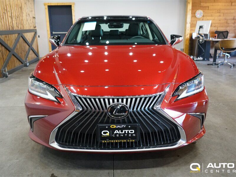 2019 LEXUS ES