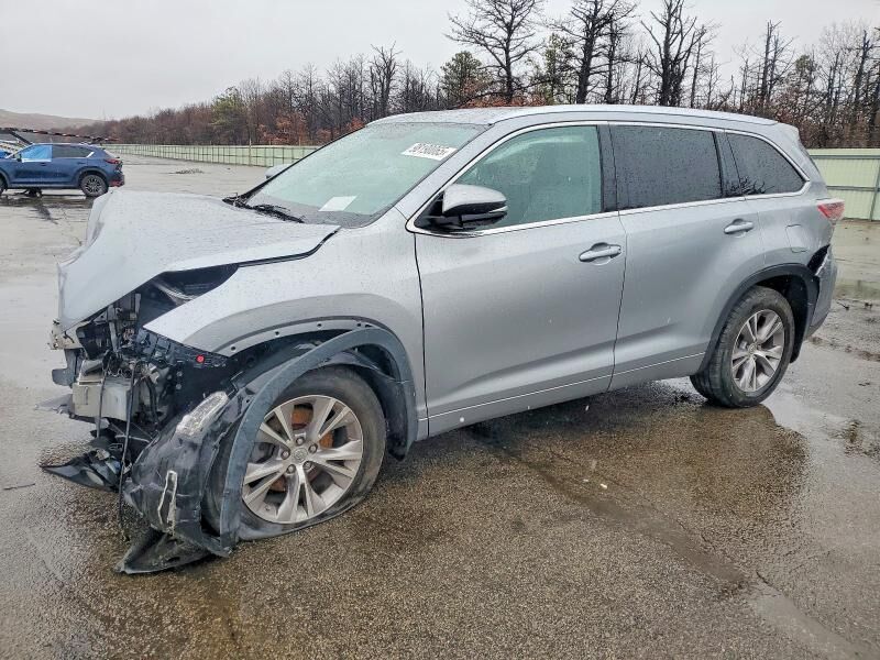 2015 TOYOTA Highlander